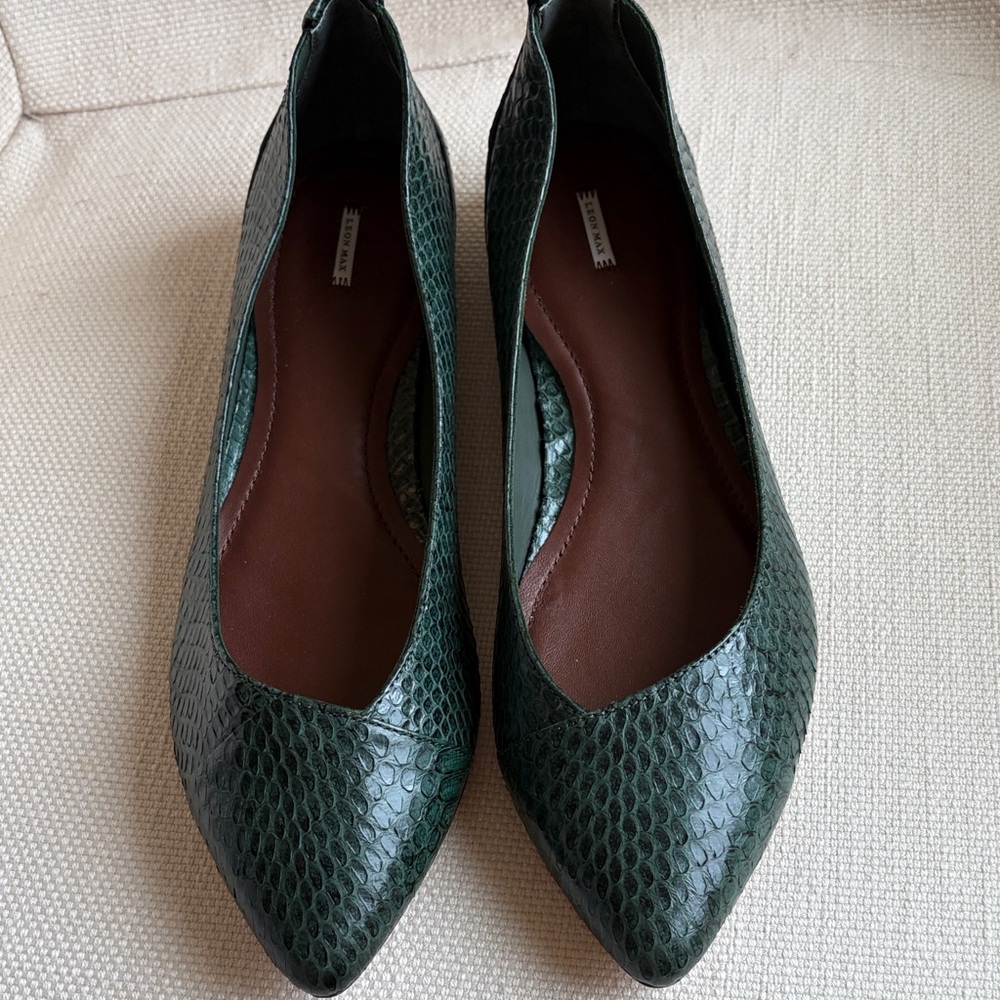 Elegant Green Patterned Flats